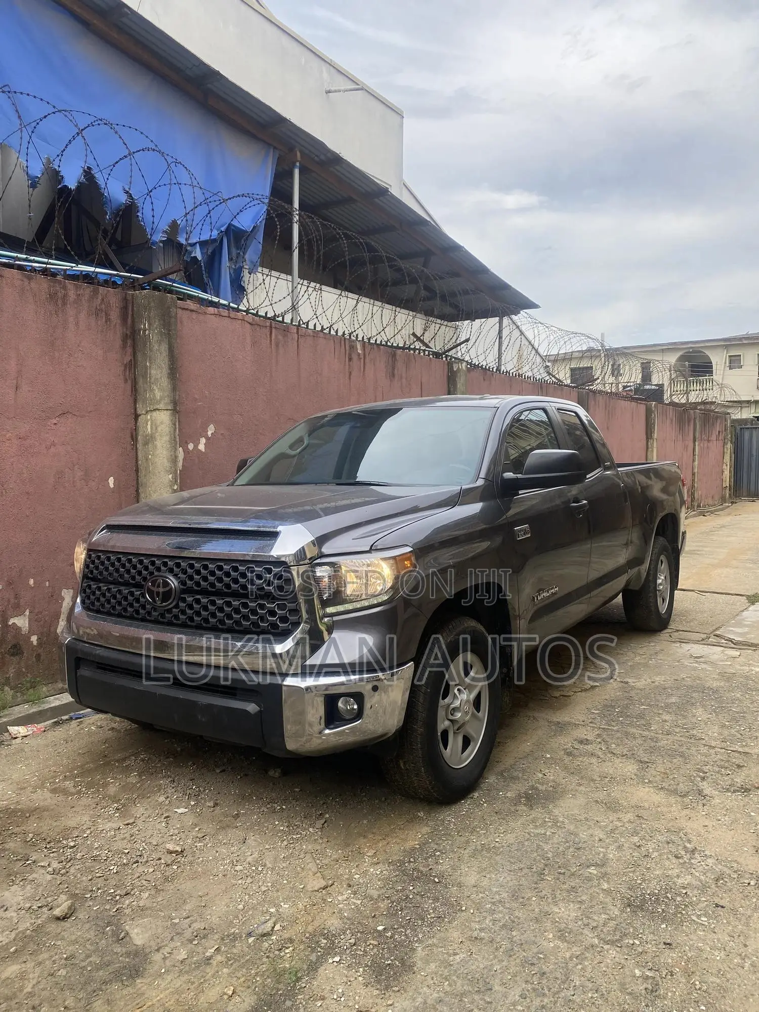Toyota Tundra SR5 2022 Gray