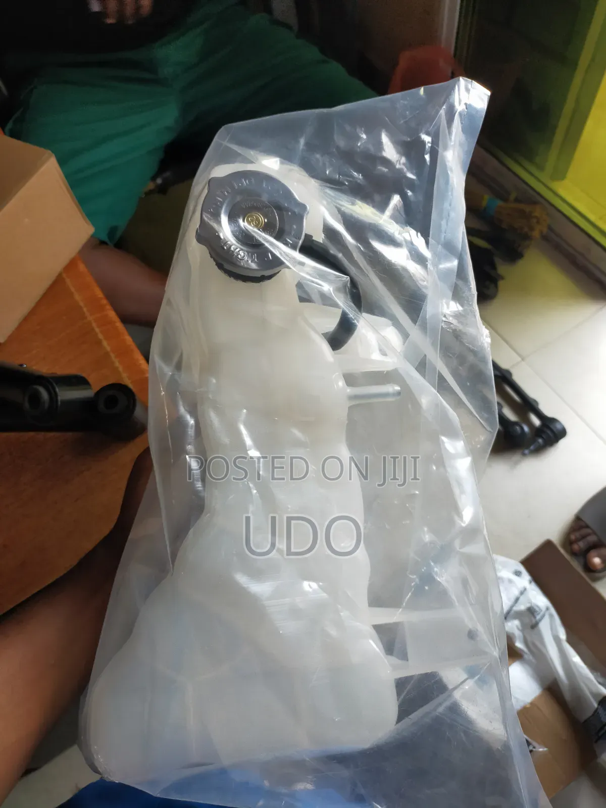 Radiator Coolant Tank Chrysler 300c/ Dodge Challenger