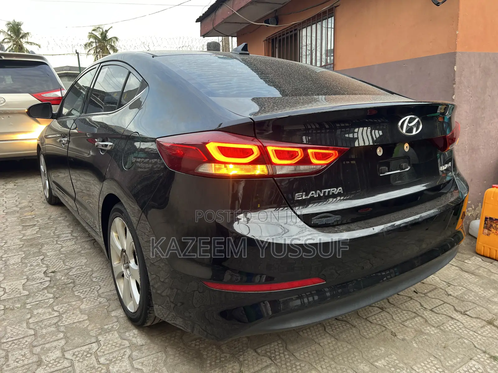 Hyundai Elantra Limited Sedan FWD (1.8L 4cyl 6A) 2016 Black