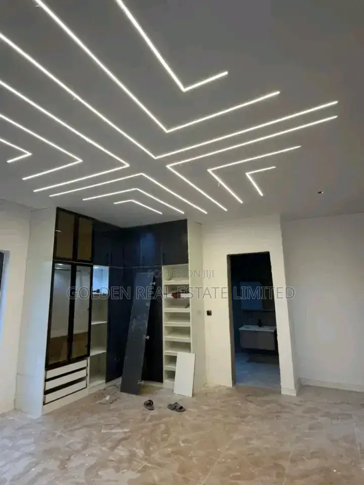 5bdrm Duplex in Asokoro for sale