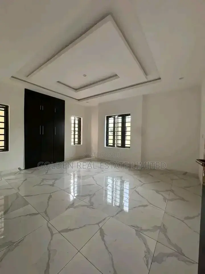 4bdrm Duplex in Oluyole for sale