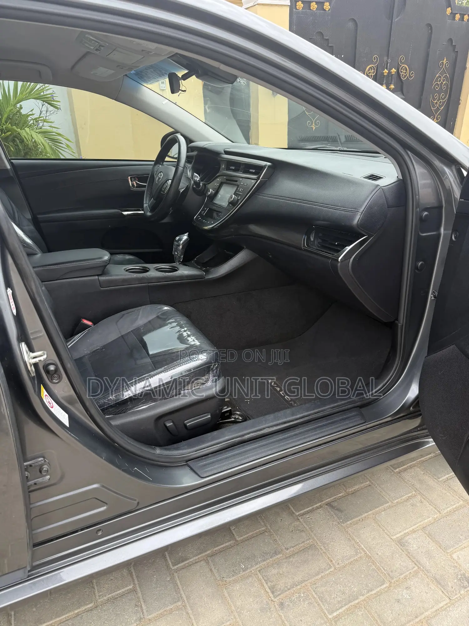 Toyota Avalon XLE Plus Sedan FWD (3.5L 6cyl 6A) 2017 Gray