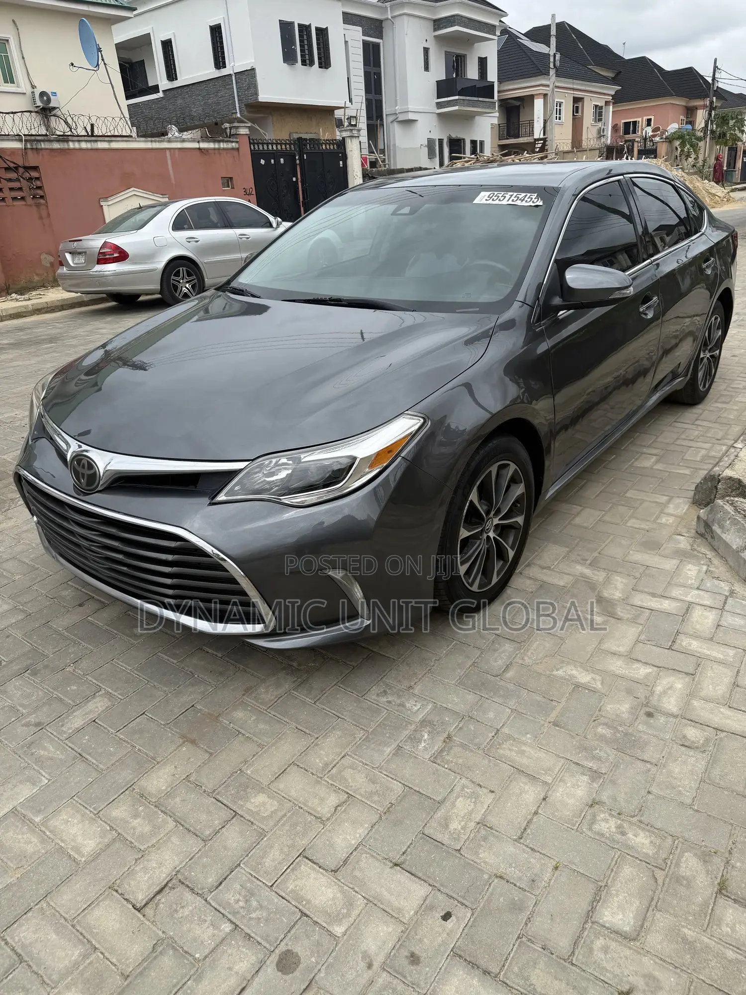 Toyota Avalon XLE Plus Sedan FWD (3.5L 6cyl 6A) 2017 Gray