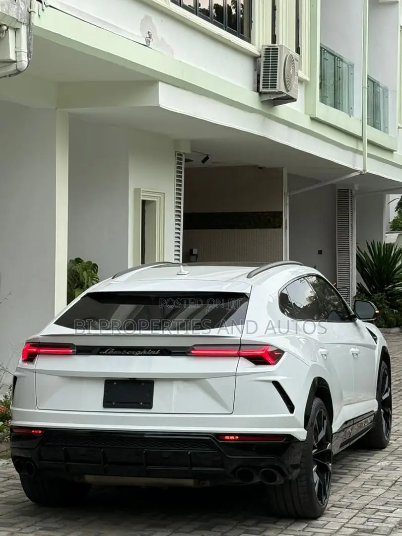 Lamborghini Urus Base 2019 White