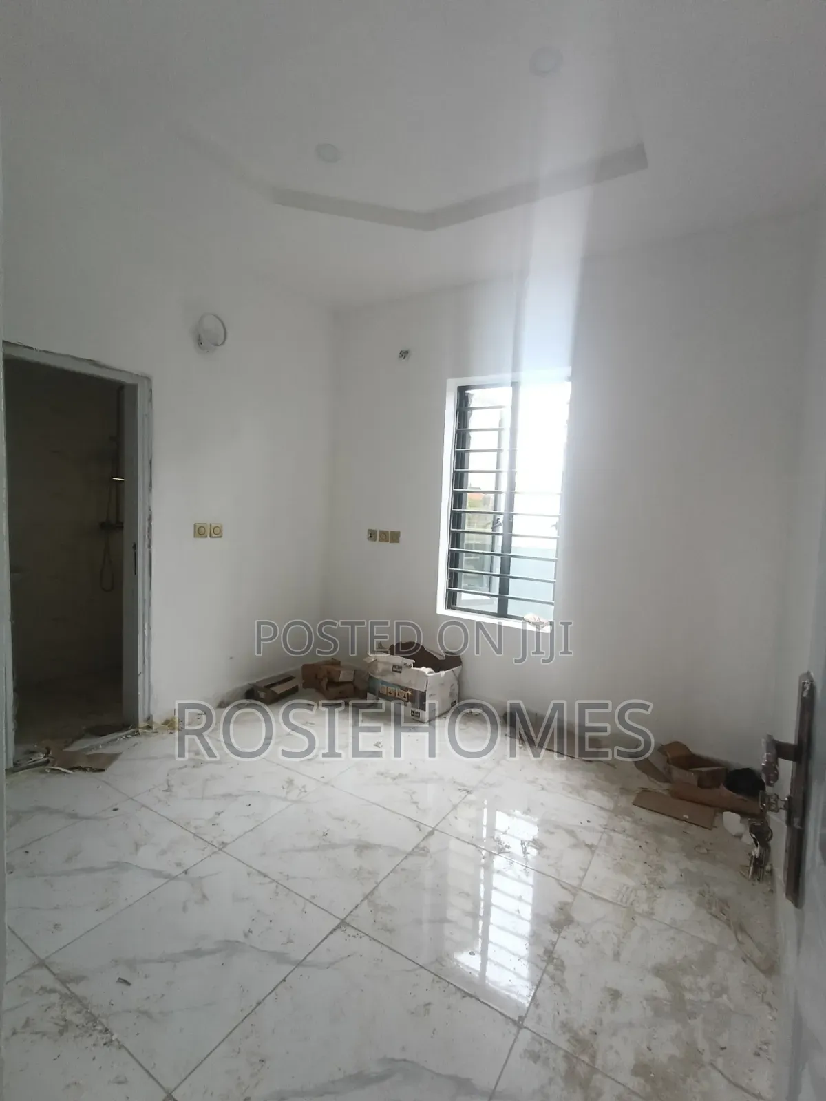 2bdrm Block of Flats in Lights Estate, Lakowe for rent