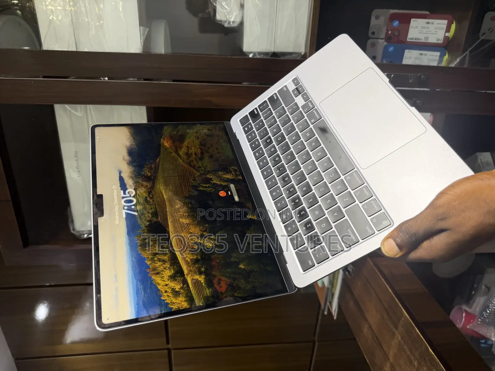 Laptop Apple MacBook Air 2022 M2 16GB Apple M2 SSD 256GB
