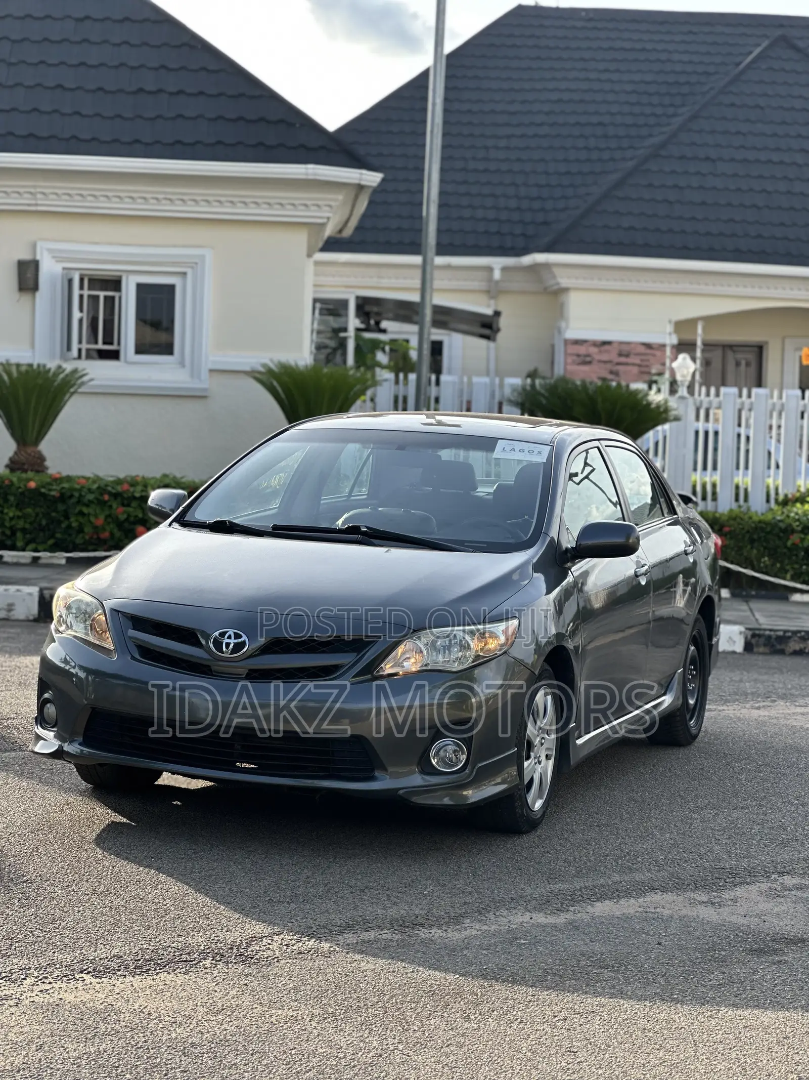 Toyota Corolla S 4dr Sedan (1.8L 4cyl 4A) 2013 Gray