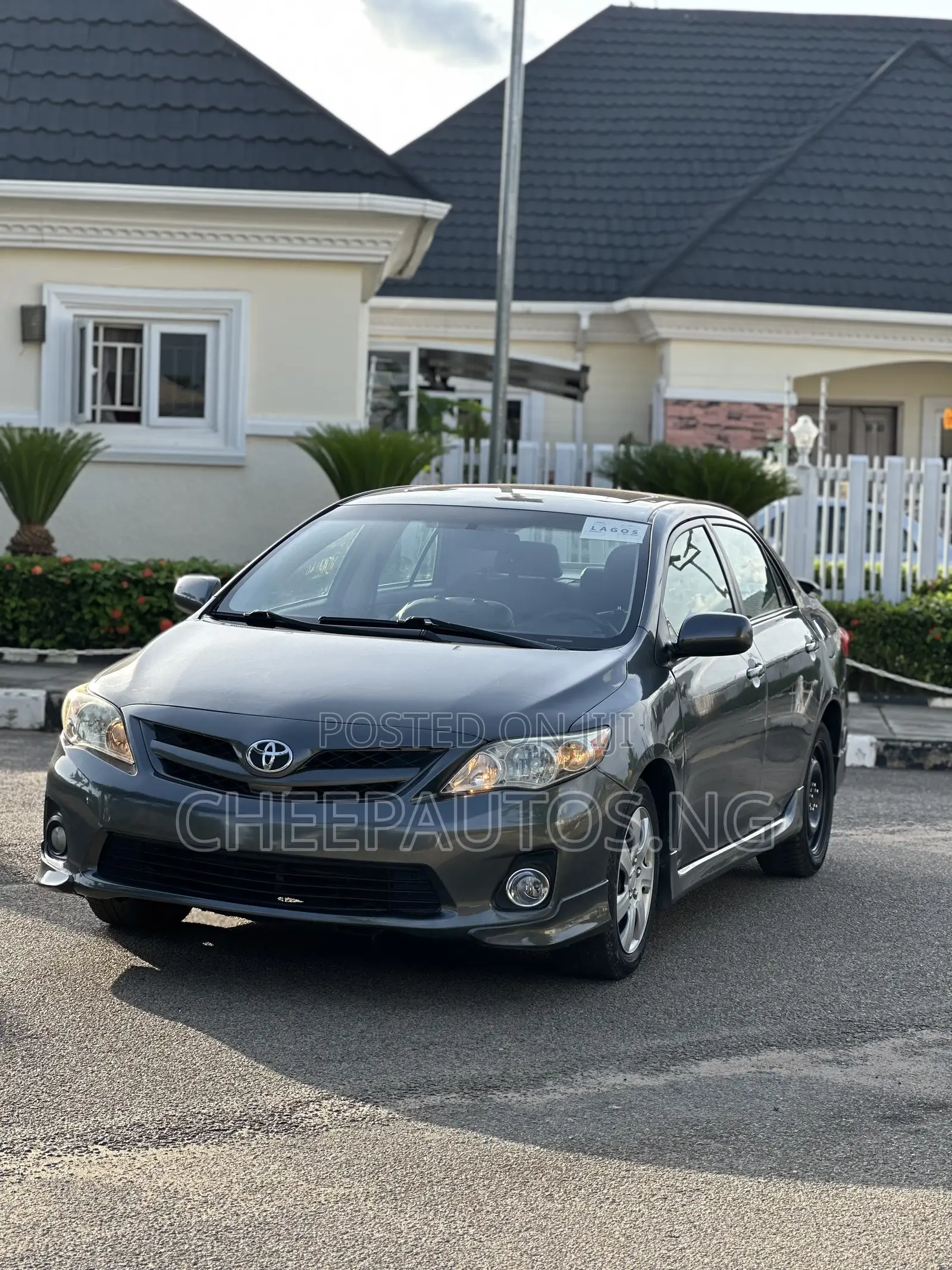 Toyota Corolla S 4dr Sedan (1.8L 4cyl 4A) 2013 Gray