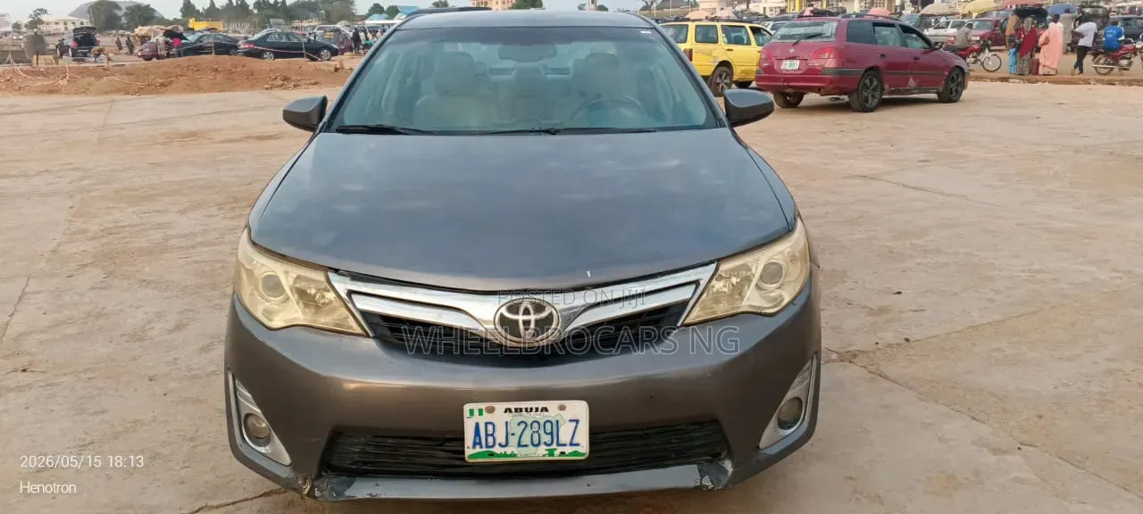 Toyota Camry LE 4dr Sedan (2.5L 4cyl 6A) 2013 Gray
