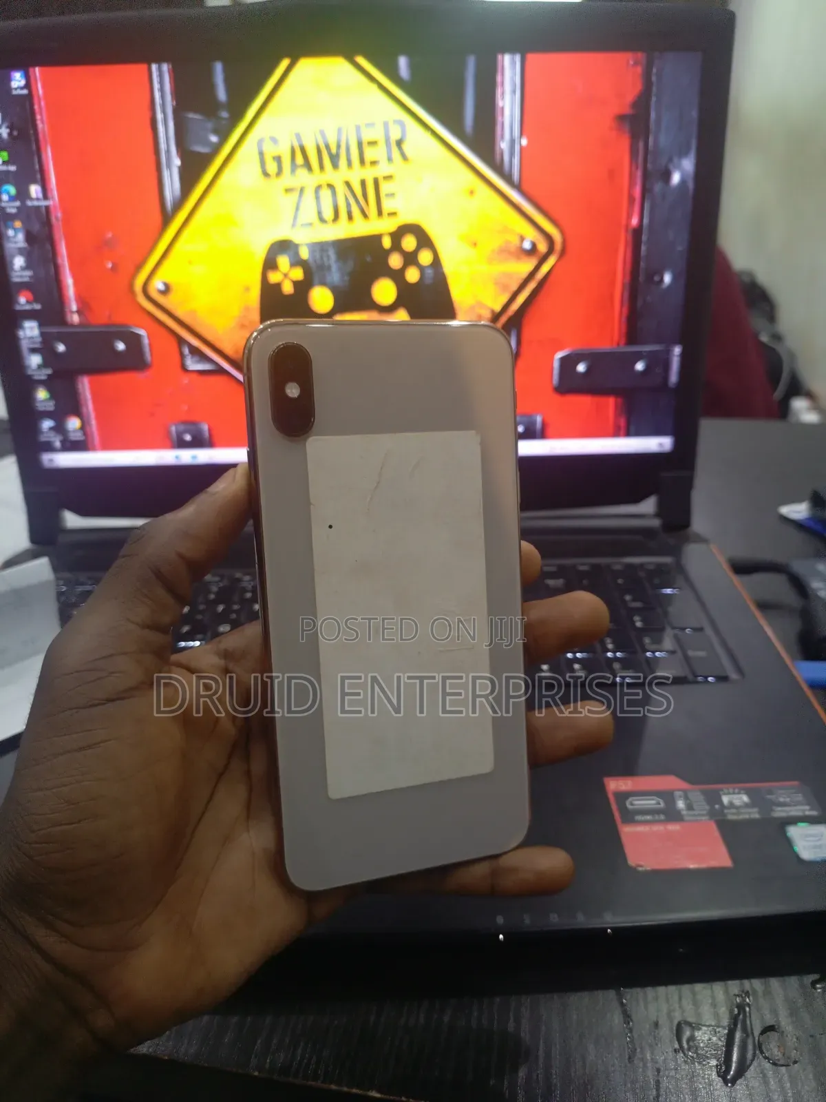 Apple iPhone XS Max 64 GB Gold