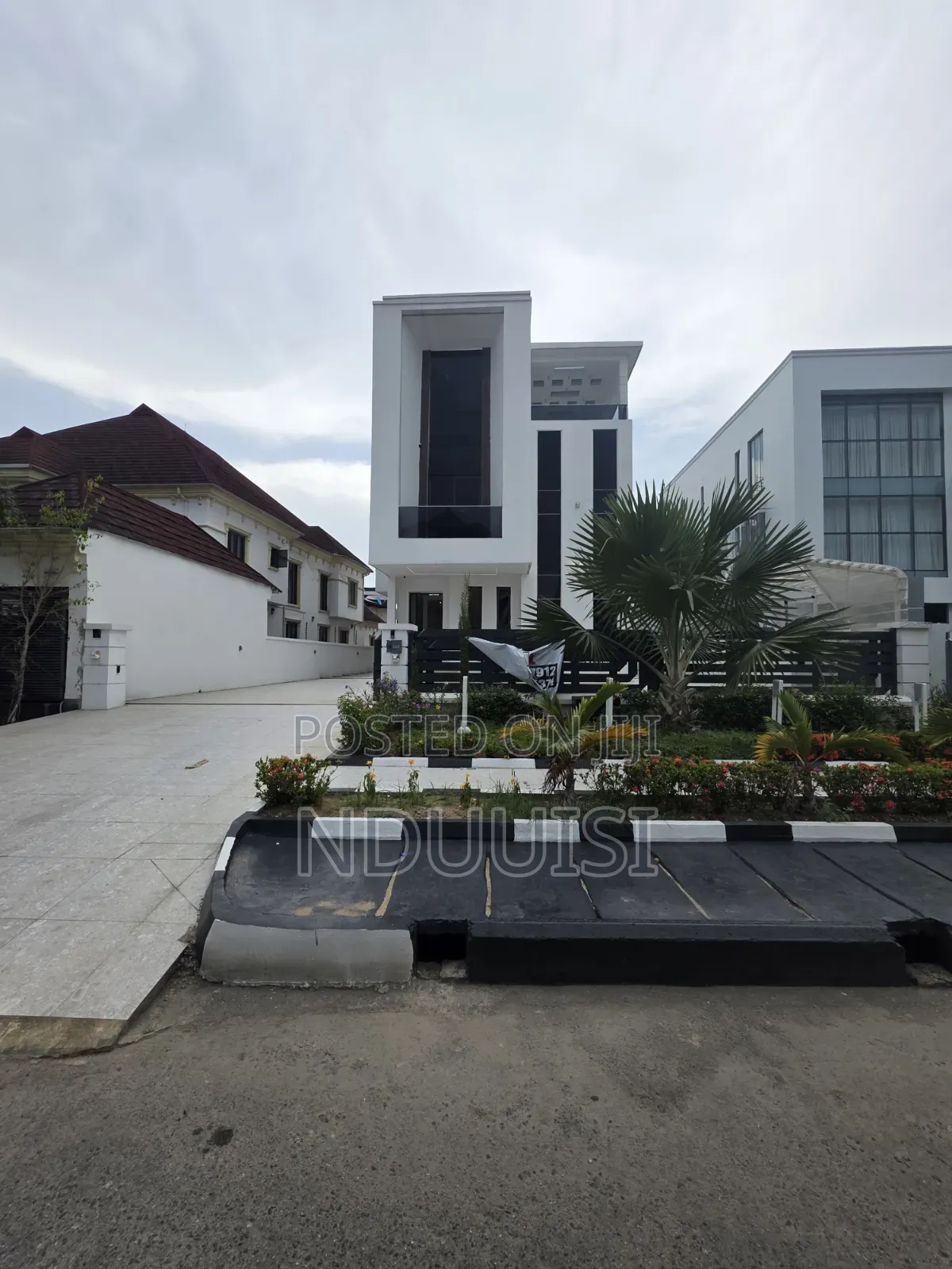5bdrm Duplex in Pinnock Beach Estate, Osapa london for sale