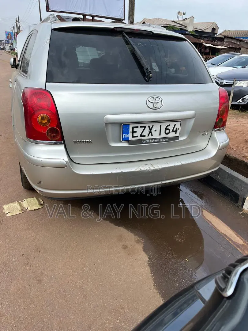 Toyota Avensis 1.8 Wagon 2003 Silver