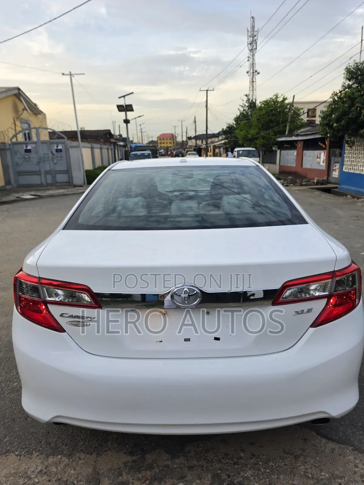 Toyota Camry XLE 4dr Sedan (3.5L 6cyl 6A) 2014 White