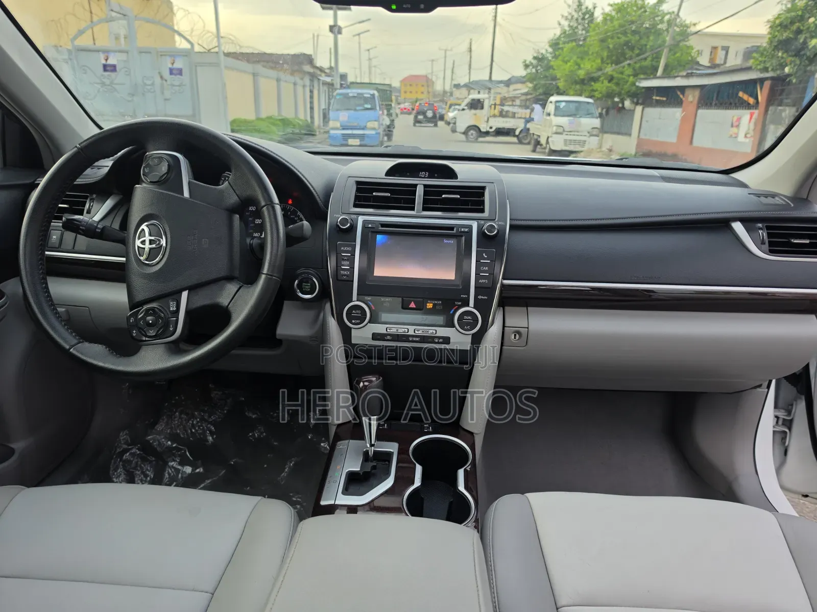 Toyota Camry XLE 4dr Sedan (3.5L 6cyl 6A) 2014 White