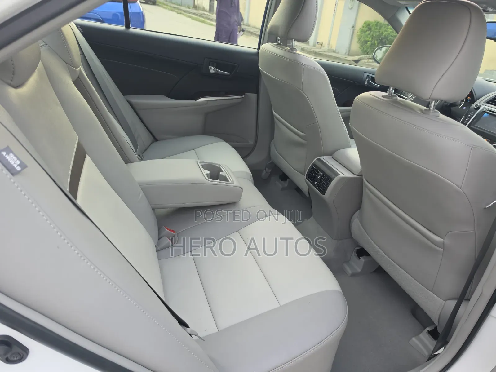 Toyota Camry XLE 4dr Sedan (3.5L 6cyl 6A) 2014 White