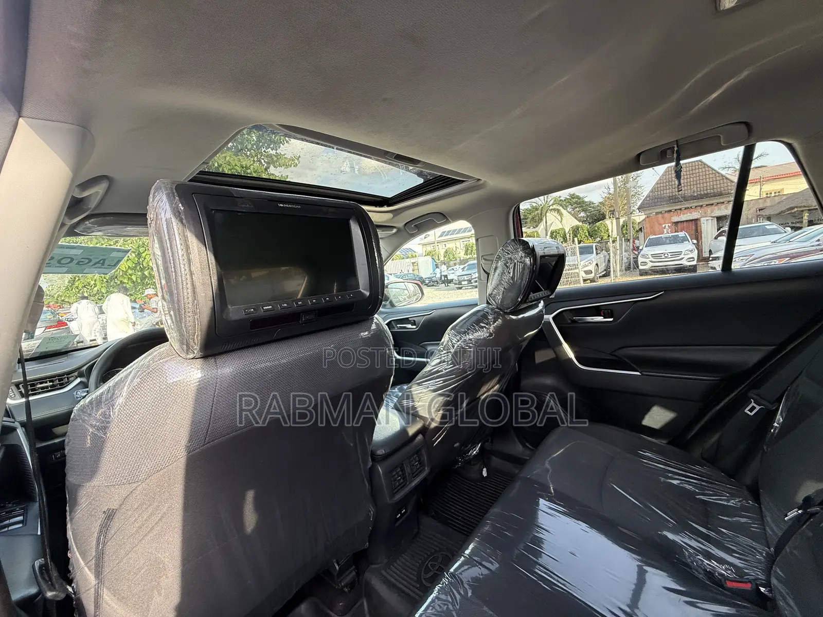 Toyota RAV4 XLE Premium AWD 2020 Red
