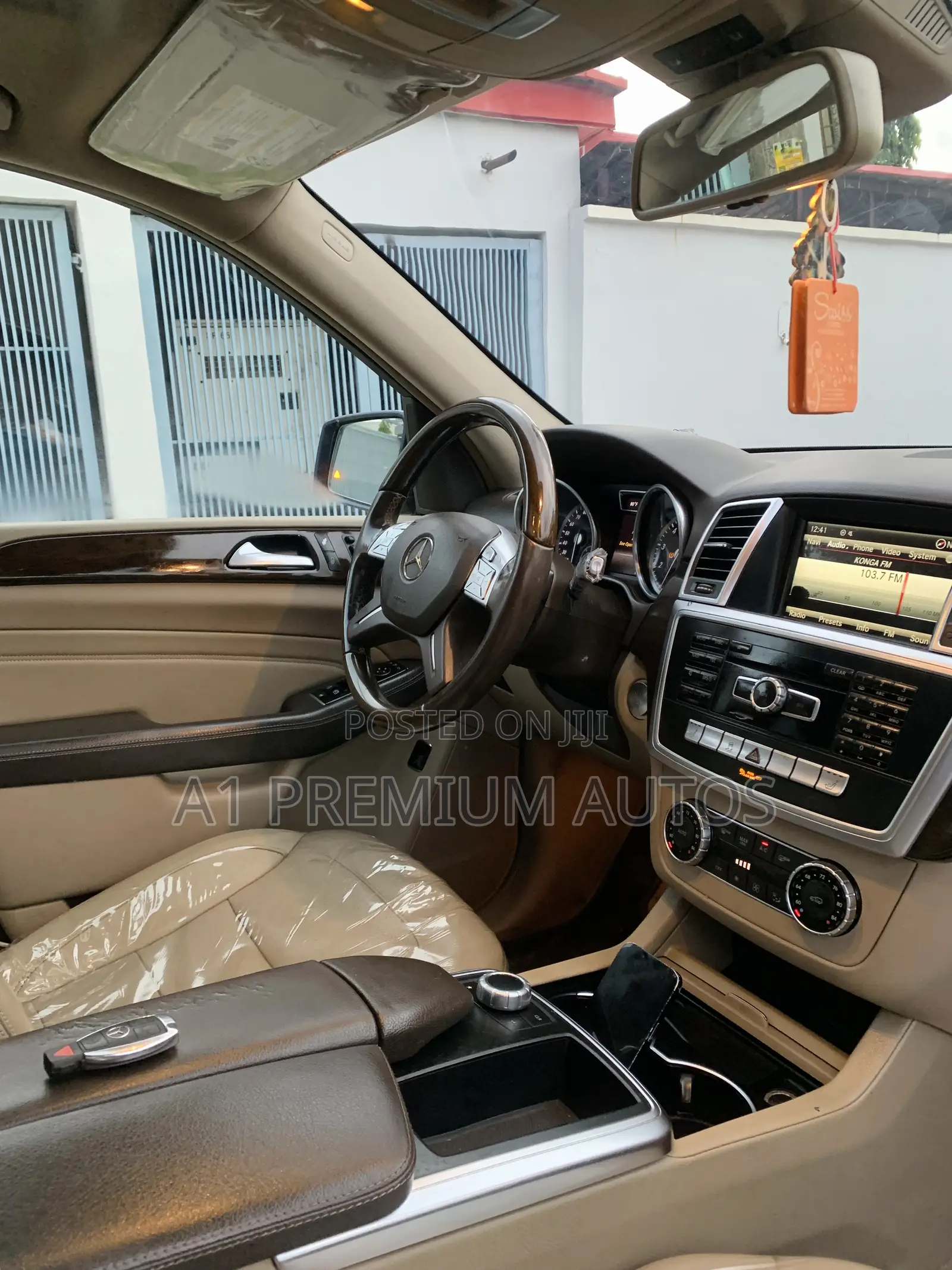 Mercedes-Benz M Class ML350 4MATIC 4dr SUV AWD (3.5L 6cyl 7A) 2015 Blue