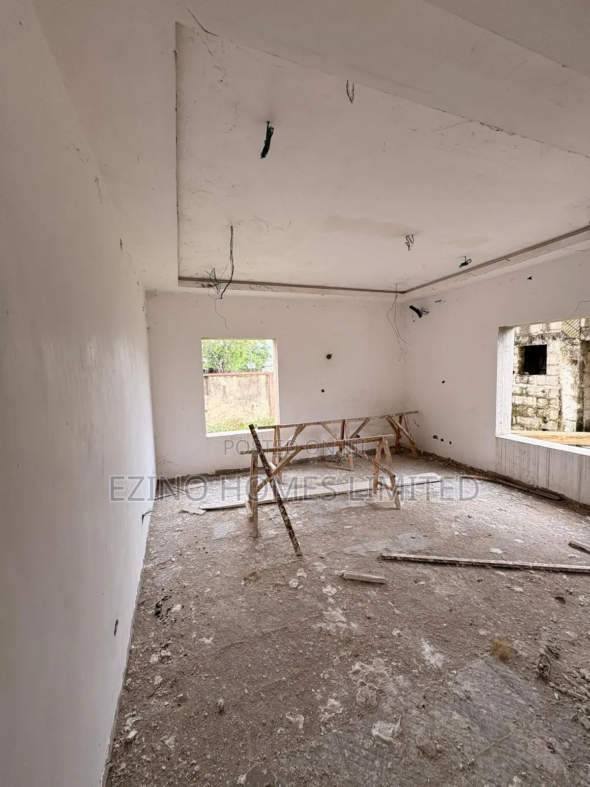 4bdrm Bungalow in Mini Estate, Lekki Phase 1 for sale