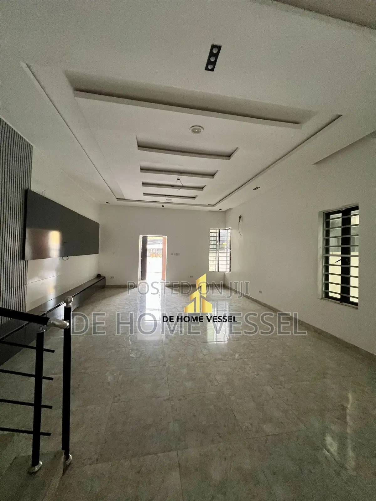 5bdrm Duplex in Osapa london for sale
