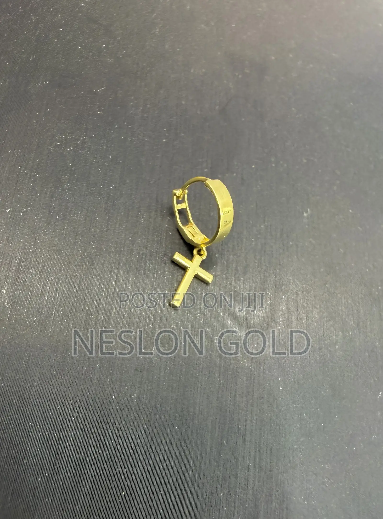 Pure Italy 750 Tested 18karat Gold Dangling Crucifix