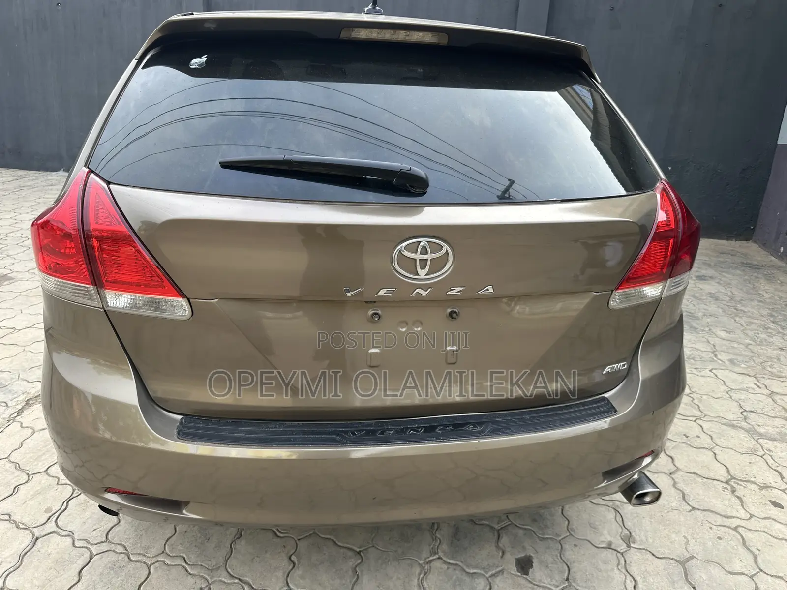 Toyota Venza V6 2010 Gold