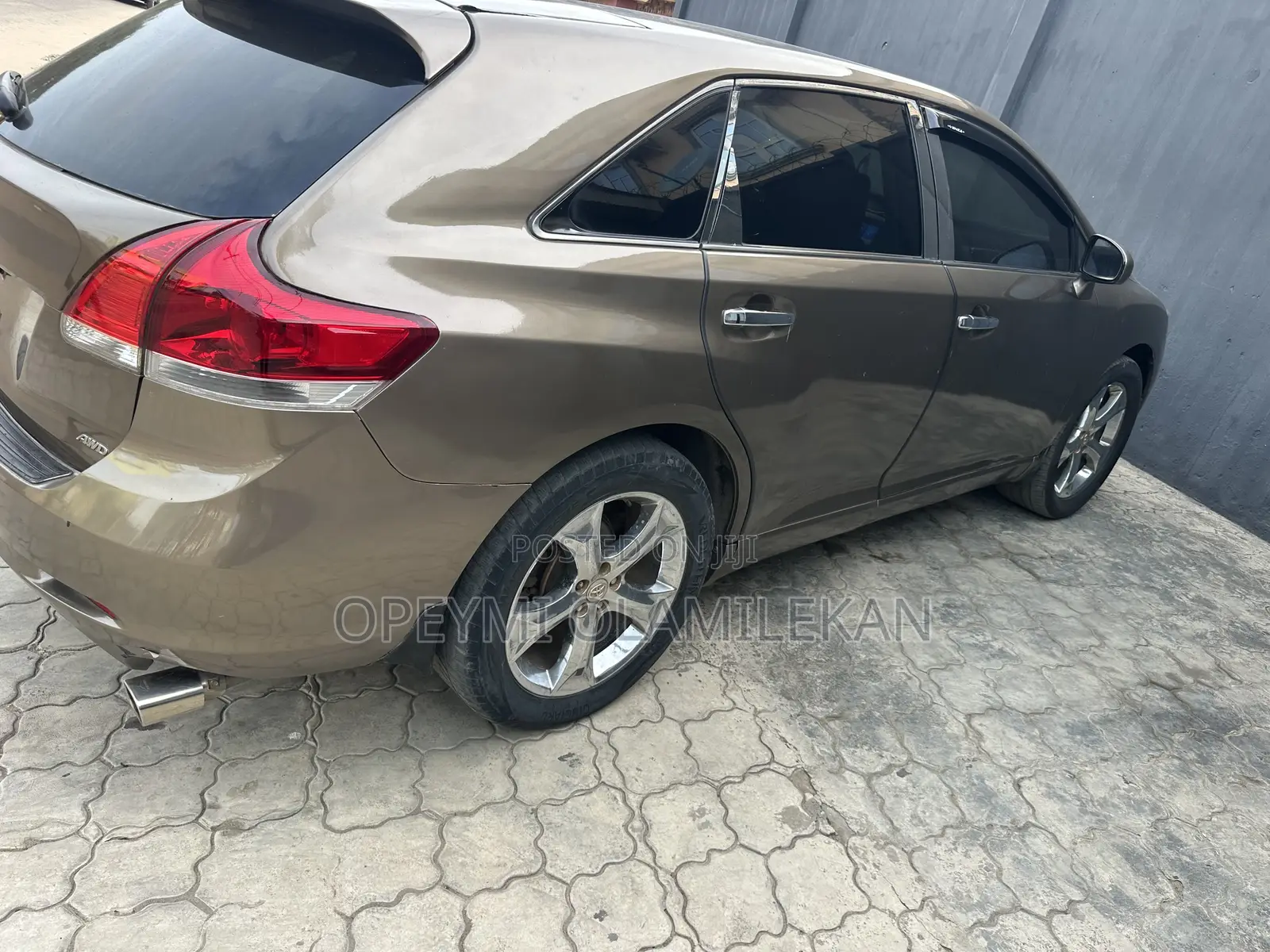 Toyota Venza V6 2010 Gold