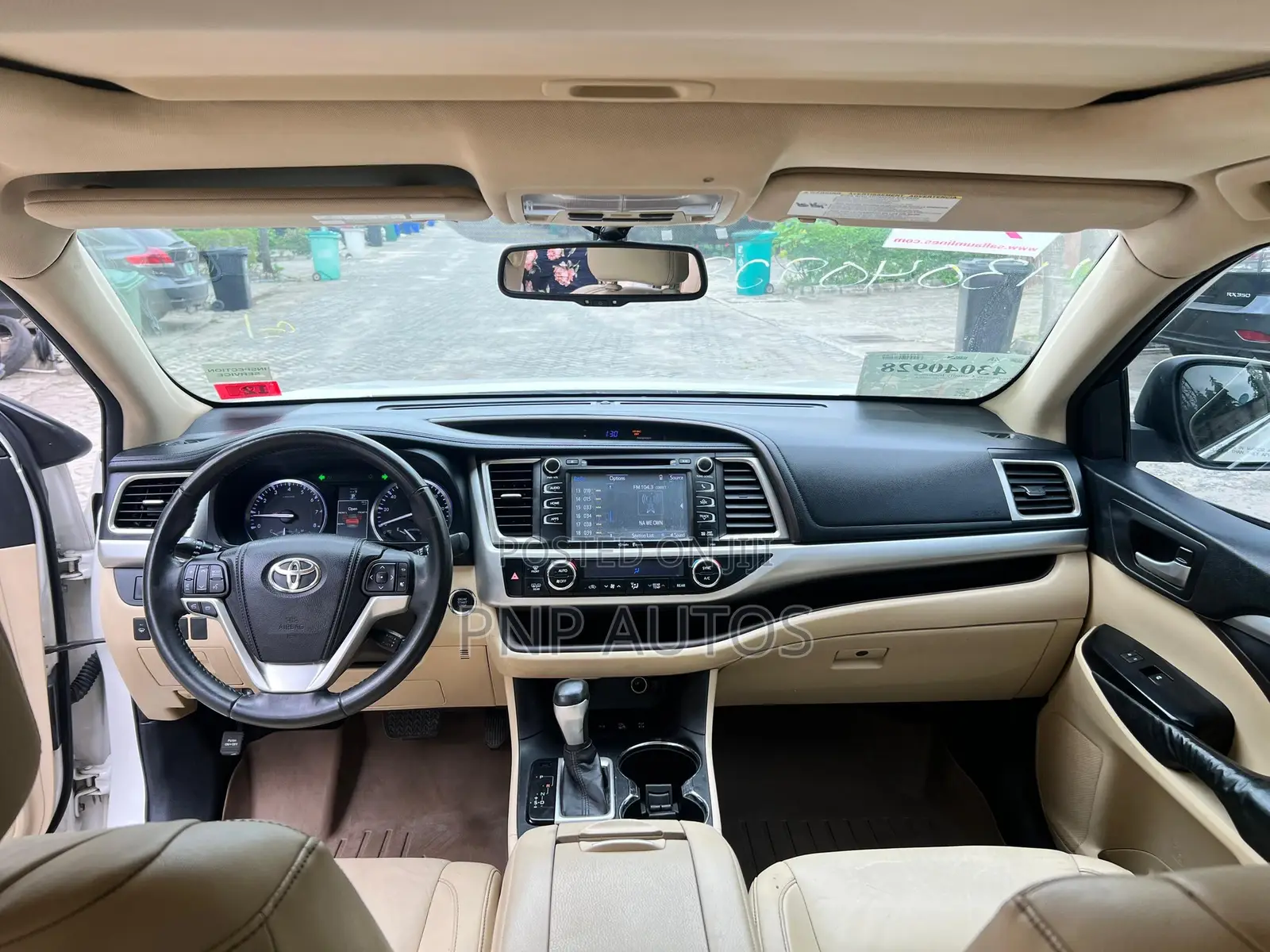 Toyota Highlander XLE V6 4x4 (3.5L 6cyl 6A) 2016 White