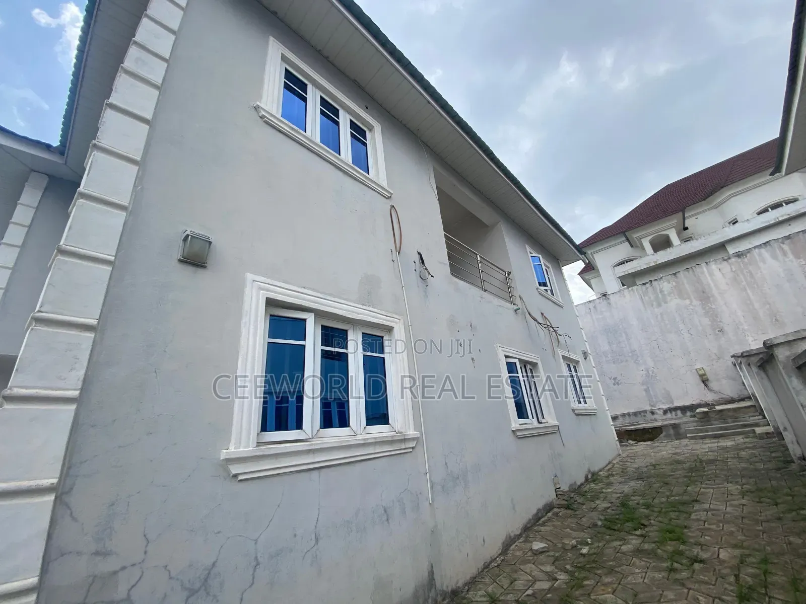 5bdrm Duplex in Onireke Jericho Gra for rent