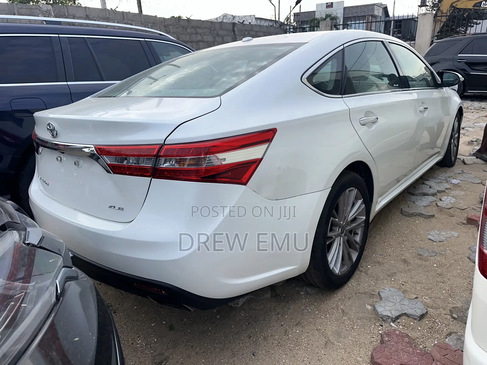 Toyota Avalon XLE 4dr Sedan (3.5L 6cyl 6A) 2014 White