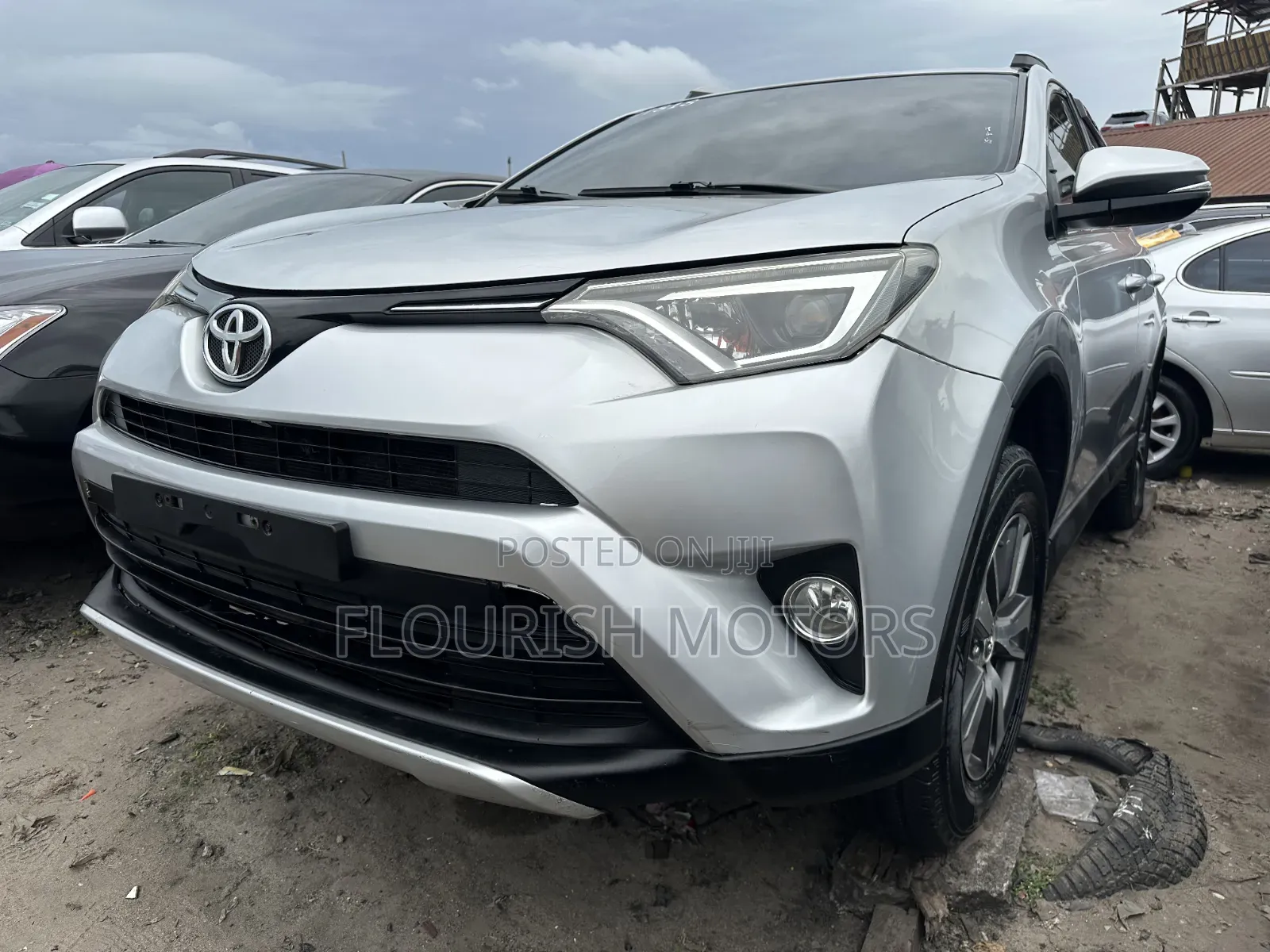 Toyota RAV4 LE AWD (2.5L 4cyl 6A) 2017 Silver