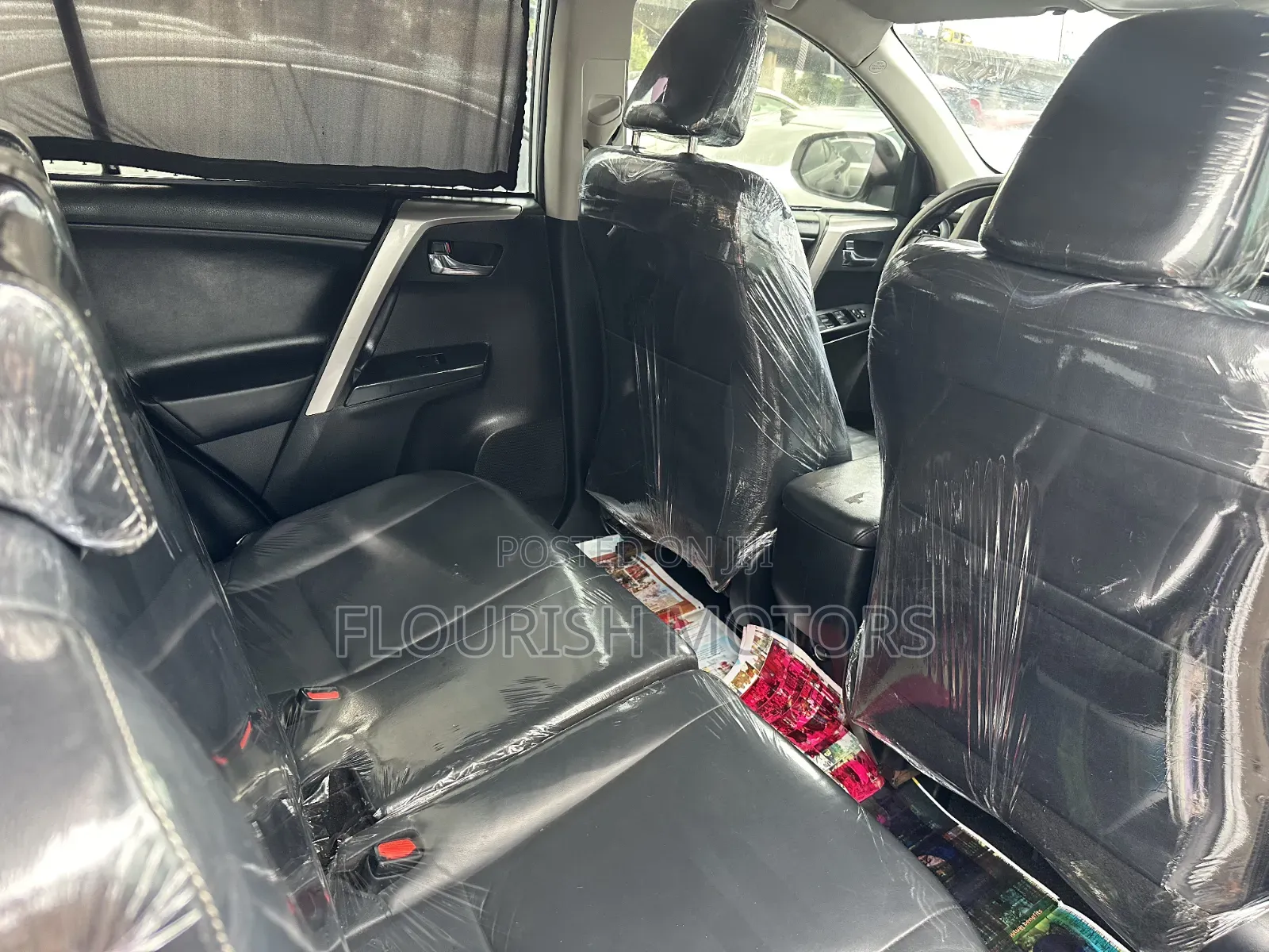 Toyota RAV4 LE AWD (2.5L 4cyl 6A) 2017 Silver