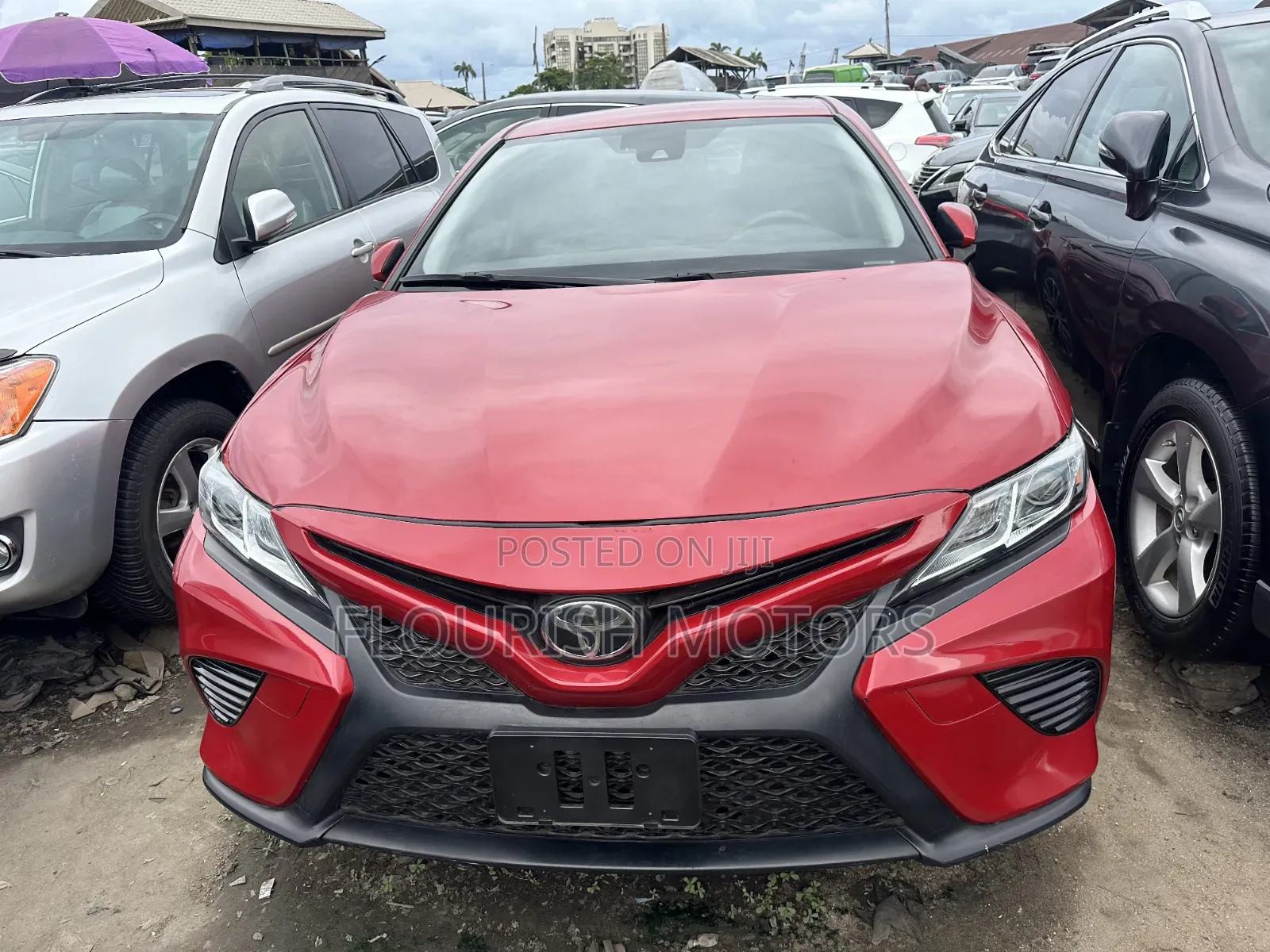 Toyota Camry SE 2021 Maroon