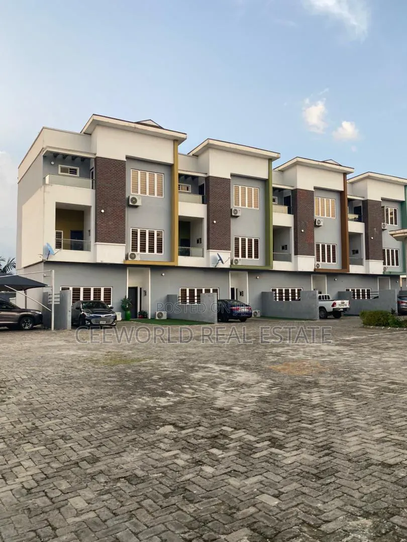 Furnished 4bdrm Duplex in Iyaganku Gra, Iyanganku for rent