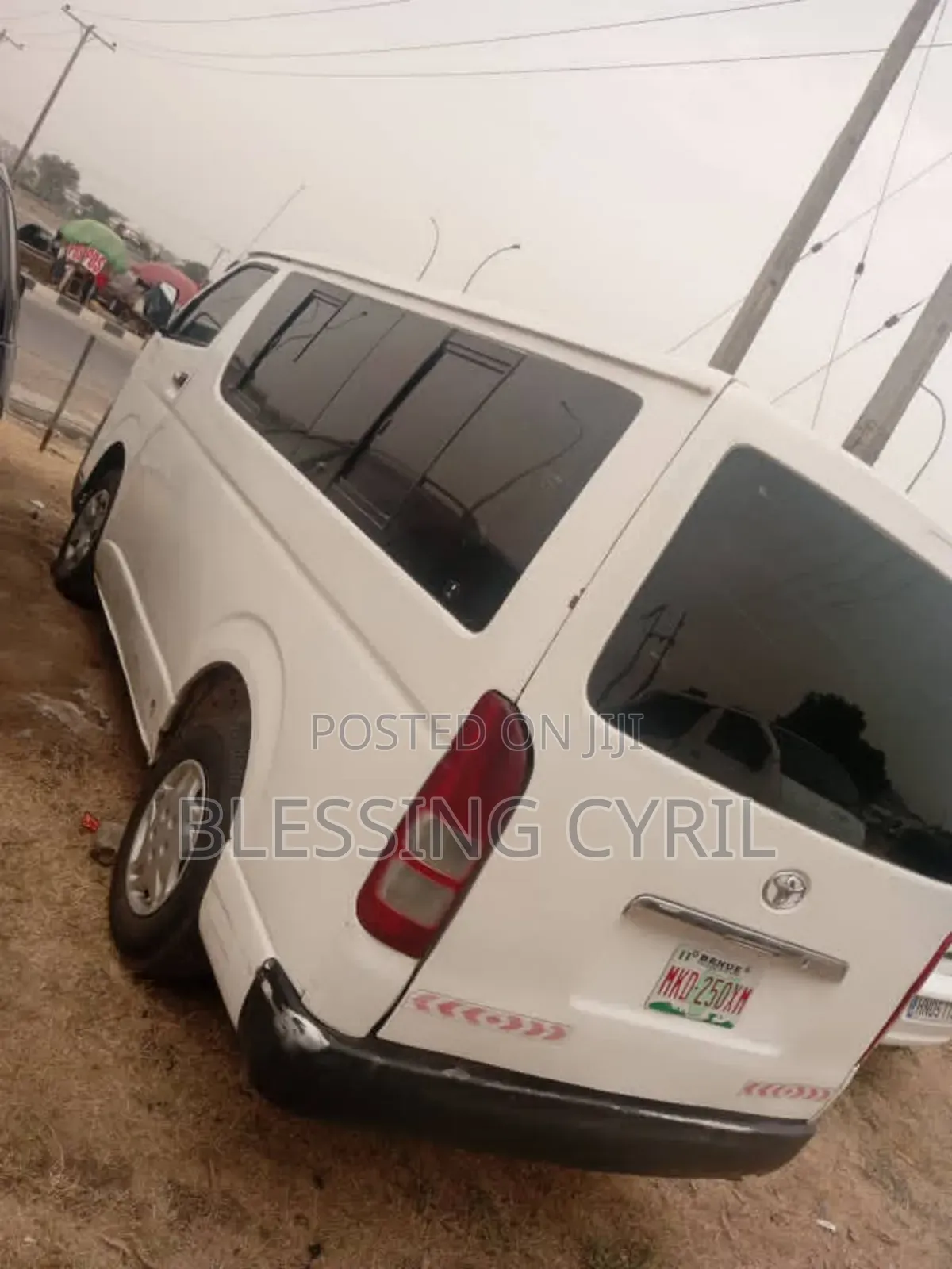 Toyota HiAce 2012 White