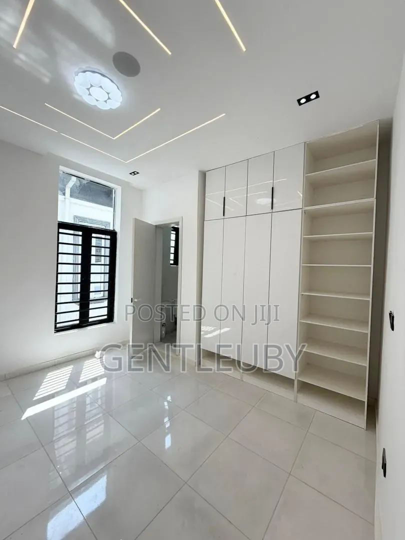 4bdrm Duplex in Ikota Villa, Lekki Phase 2 for sale