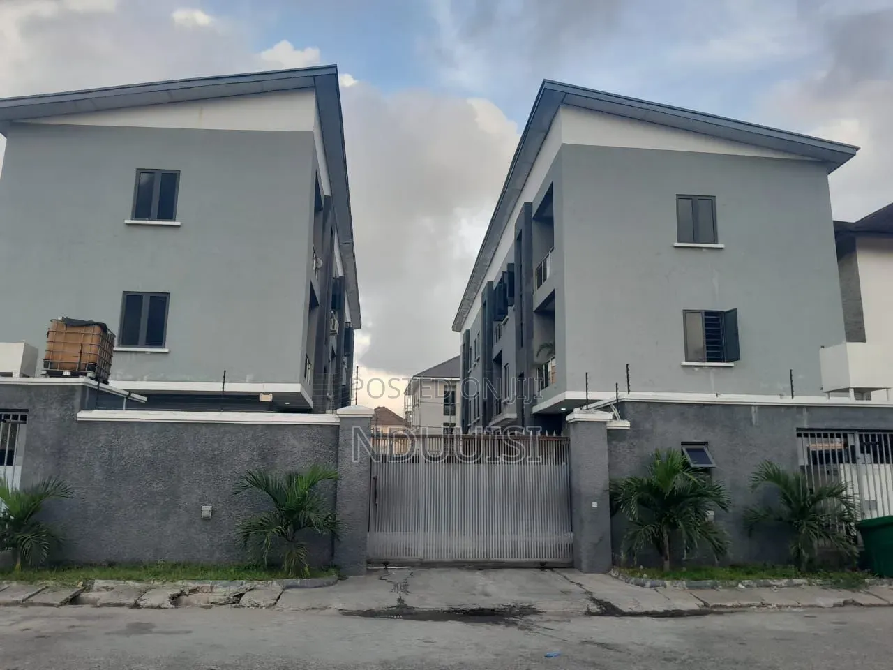 4bdrm Townhouse / Terrace in Off Palace Road, Victoria Island Extension