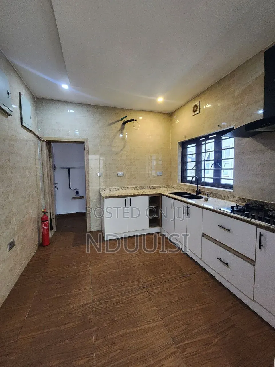 4bdrm Townhouse / Terrace in Off Palace Road, Victoria Island Extension