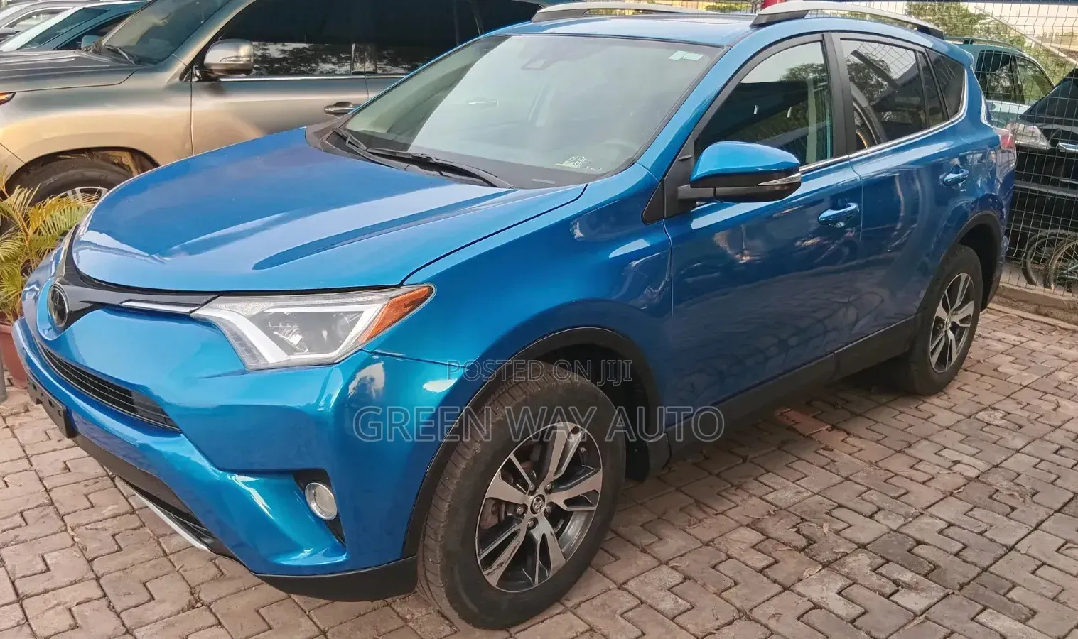 Toyota RAV4 XLE 4dr SUV AWD (2.5L 4cyl 6A) 2018 Blue