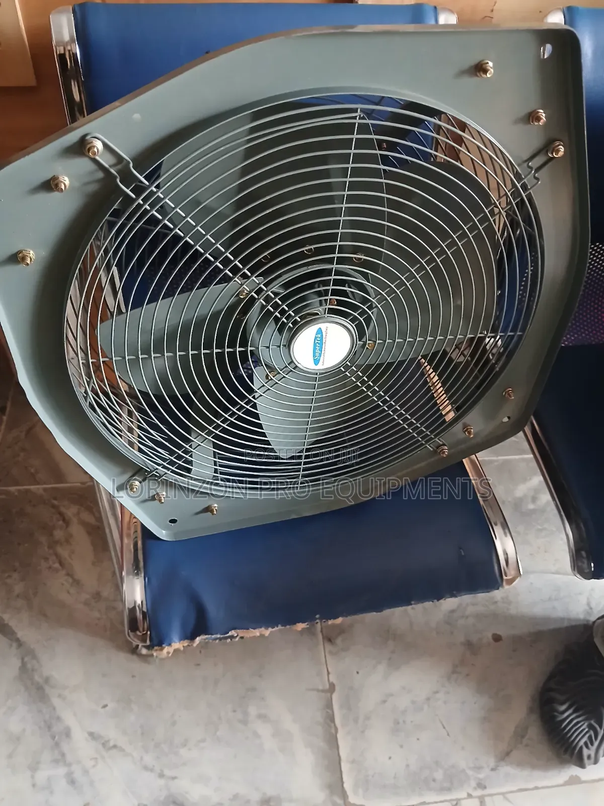 Commercial 18 Inch Extractor Fan– Ideal 4 Kitchens,Bakeries Factories
