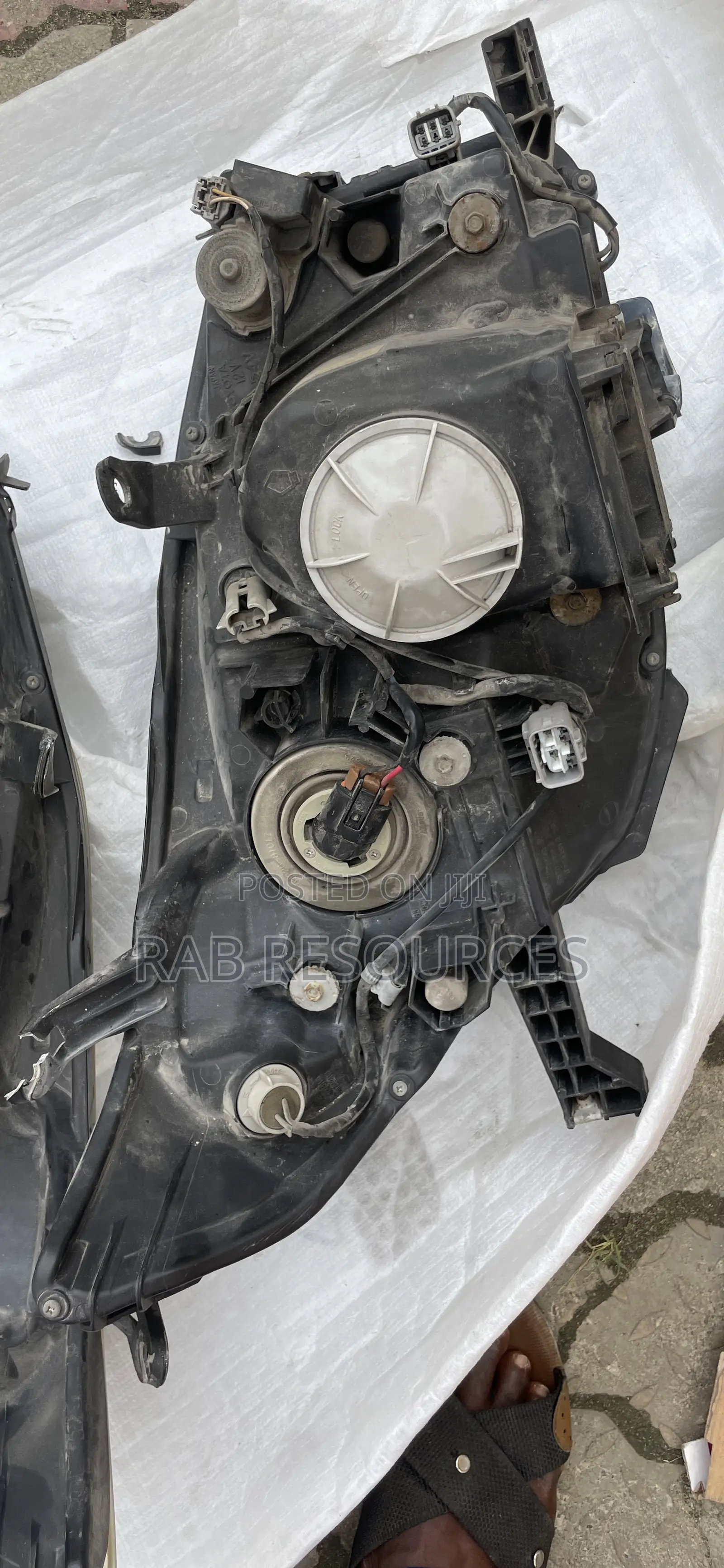 Landcruiser Prado Frontlight Headlamp Left and Right