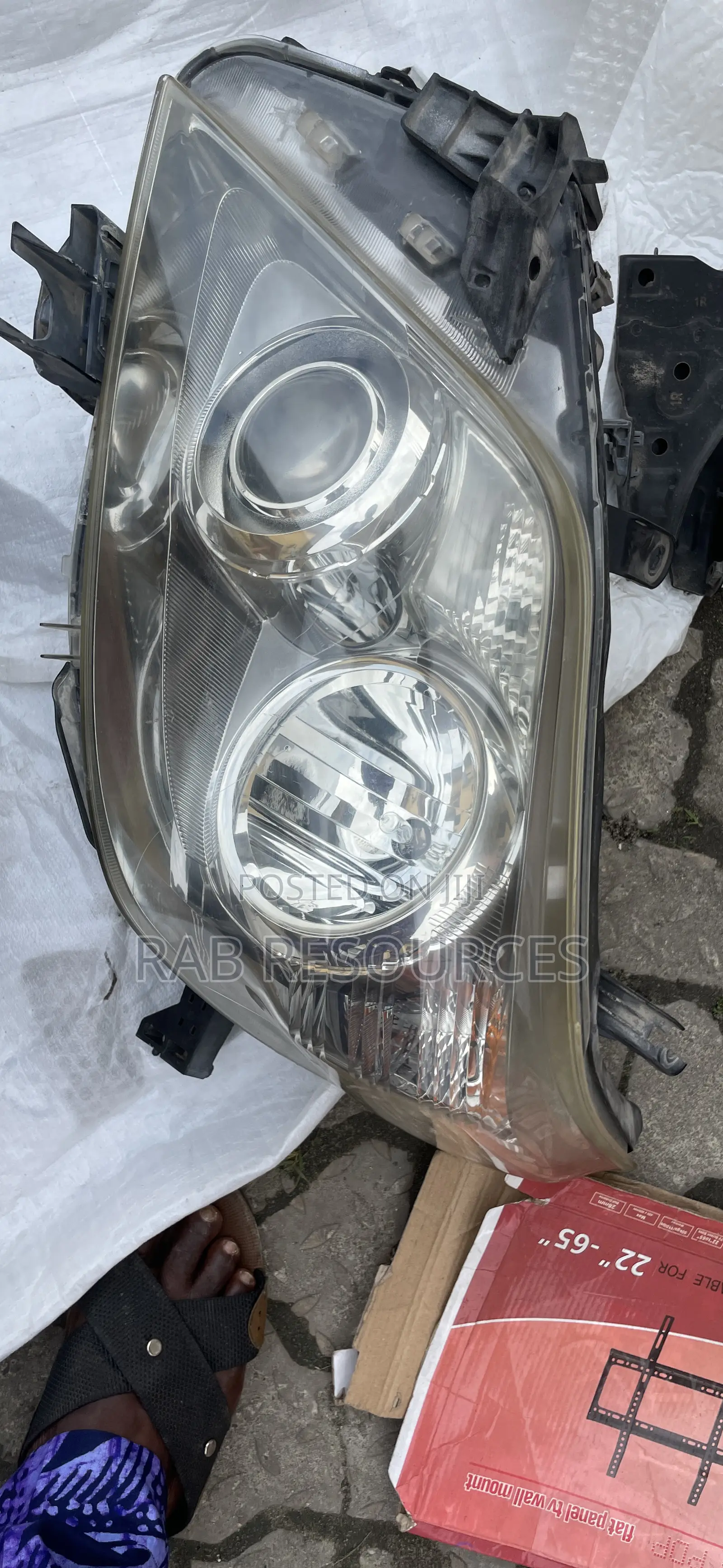 Landcruiser Prado Frontlight Headlamp Left and Right