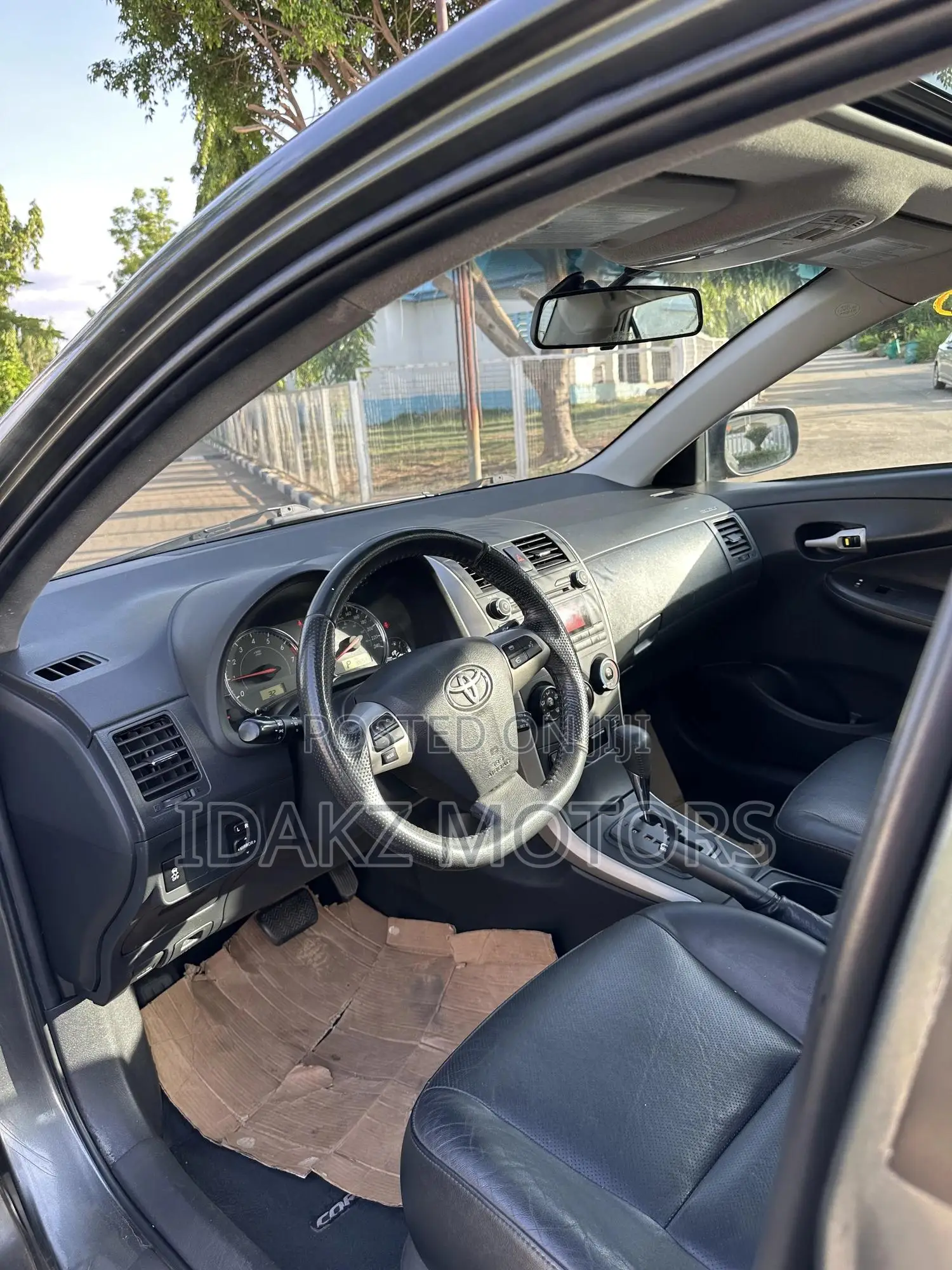 Toyota Corolla S 4dr Sedan (1.8L 4cyl 4A) 2013 Gray