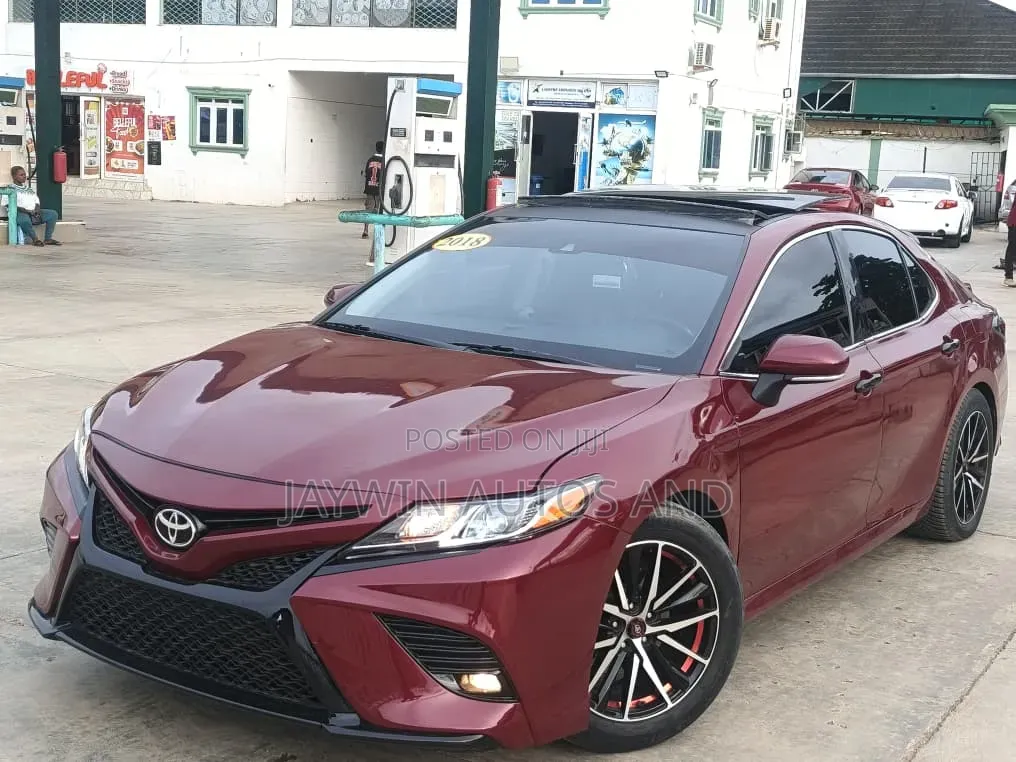 Toyota Camry XLE FWD (2.5L 4cyl 8AM) 2018 Burgundy