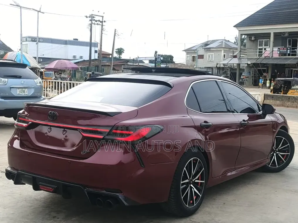 Toyota Camry XLE FWD (2.5L 4cyl 8AM) 2018 Burgundy