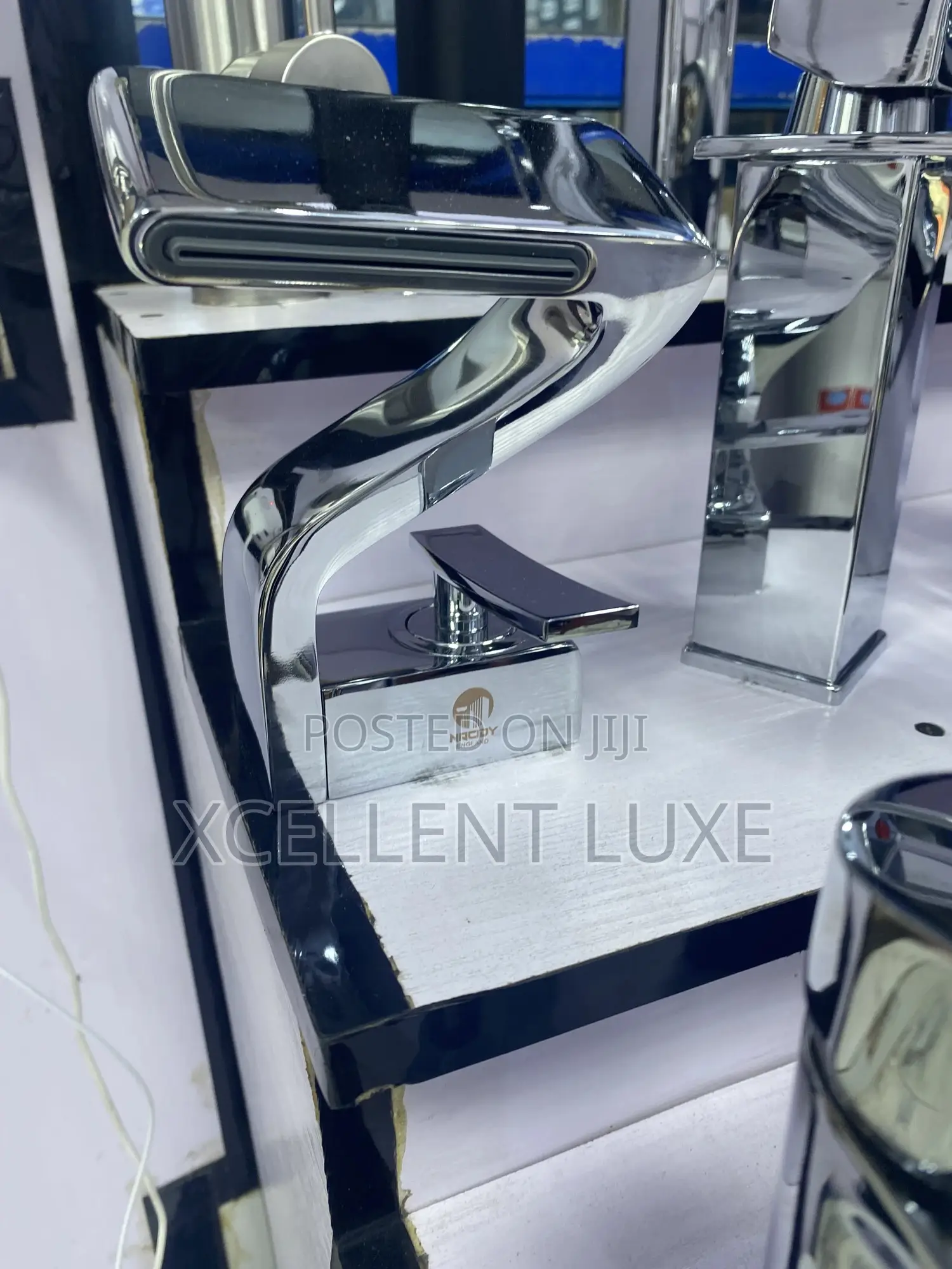 Luxury Basin Mixer Tap Chrome( English Standard)