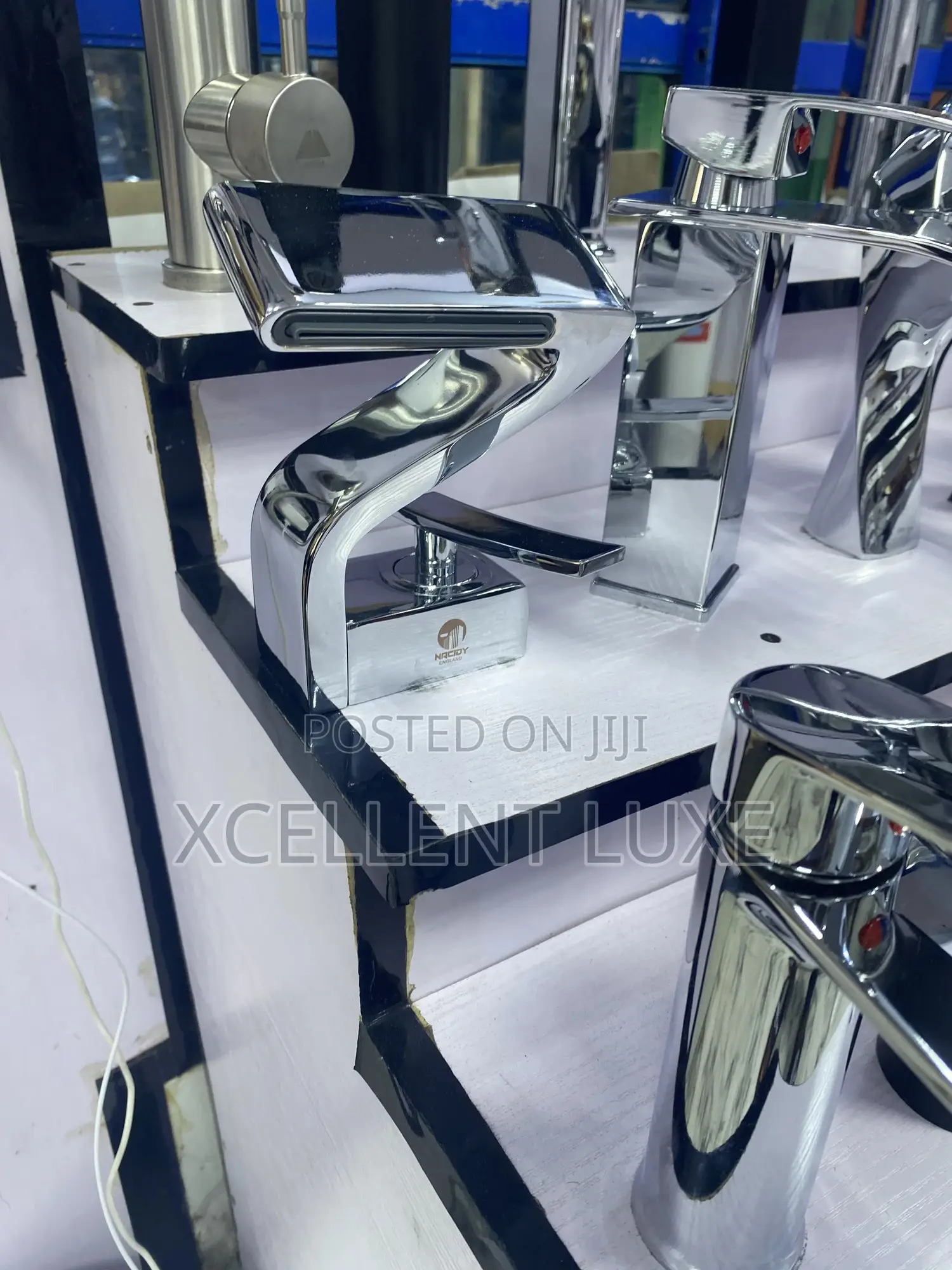 Luxury Basin Mixer Tap Chrome( English Standard)