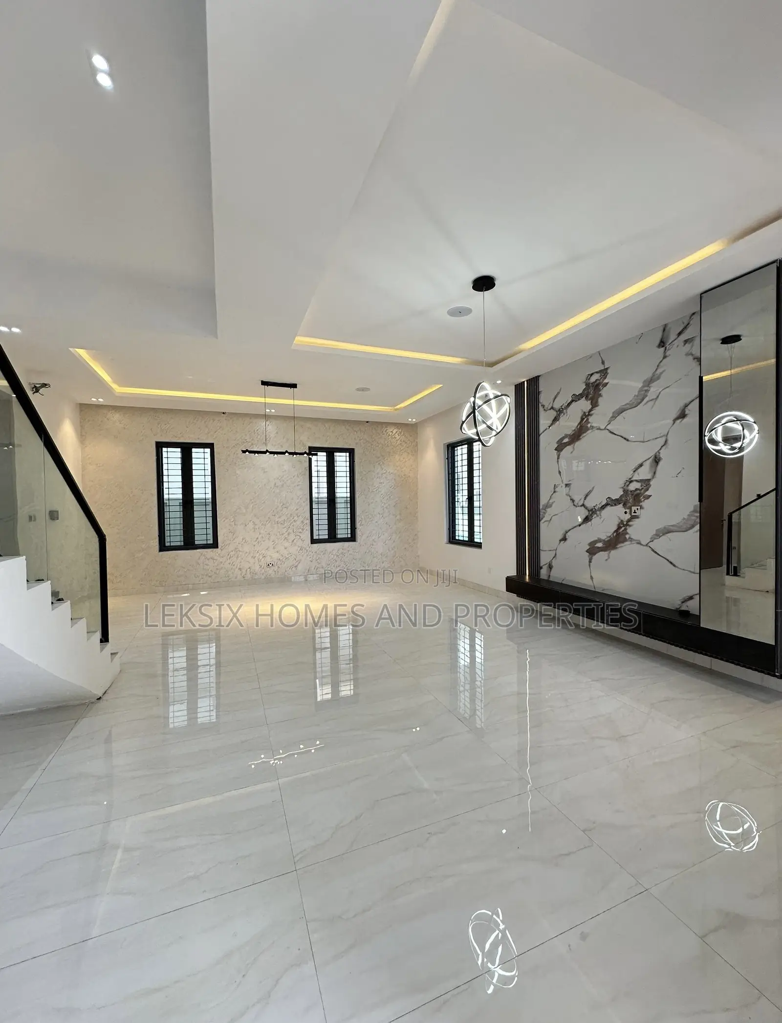 5bdrm Duplex in A Well Secured, Lekki Phase 1 for sale