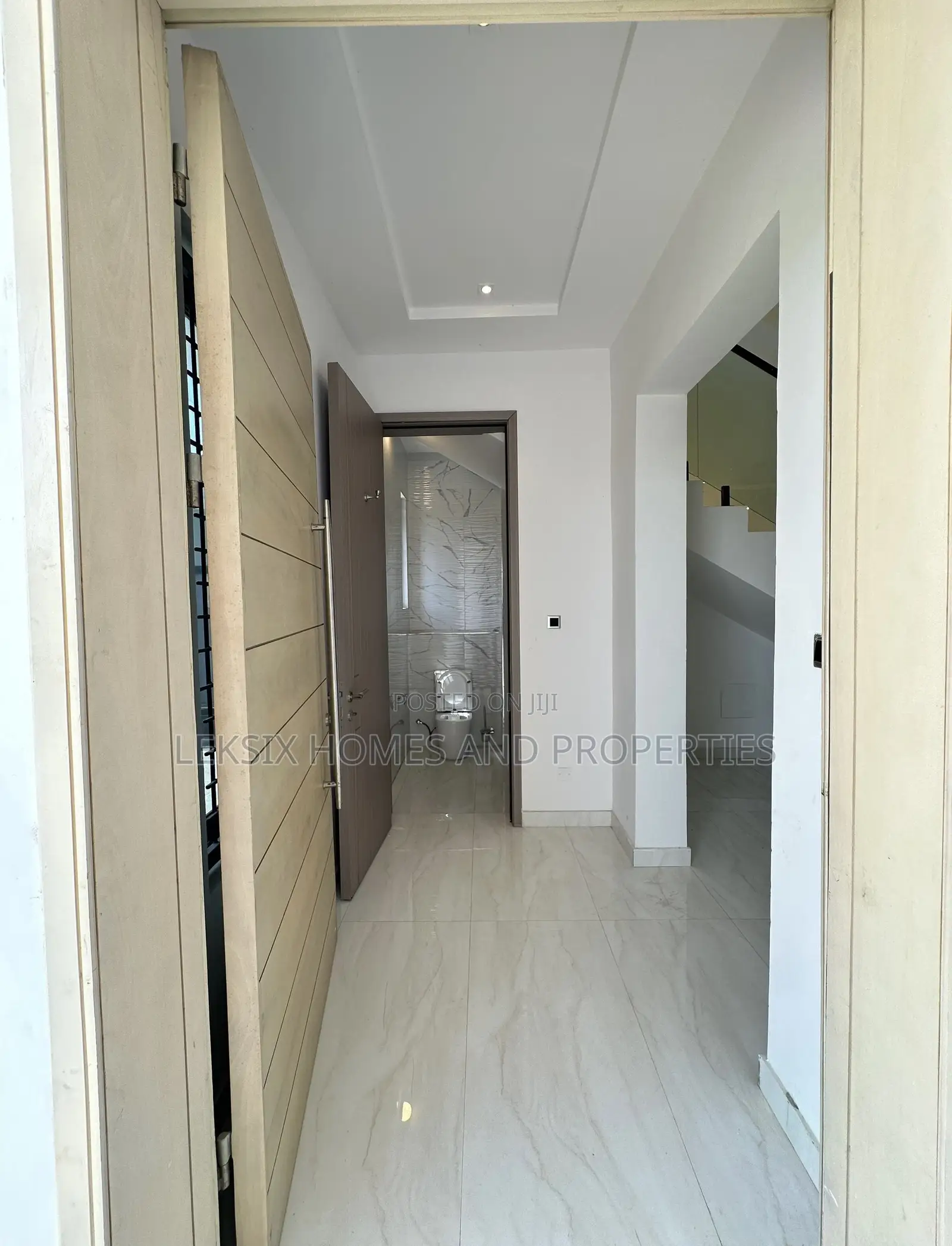 5bdrm Duplex in A Well Secured, Lekki Phase 1 for sale