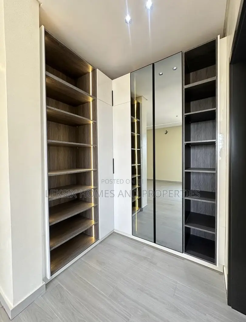 5bdrm Duplex in A Well Secured, Chevron for sale