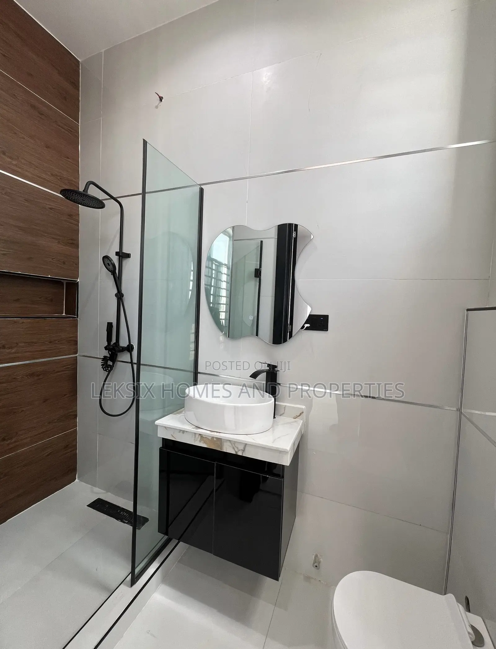 5bdrm Duplex in A Well Secured, Ikota for sale